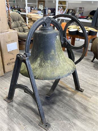 ENORMOUS ANTIQUE #30 CAST IRON CHURCH BELL BY CINCINNATI BELL FORGERY W/ STAND