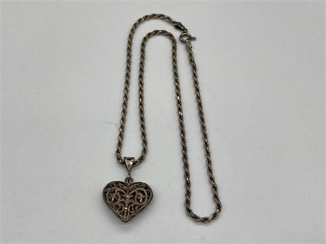 STERLING HEART WITH CHAIN - FILIGREE