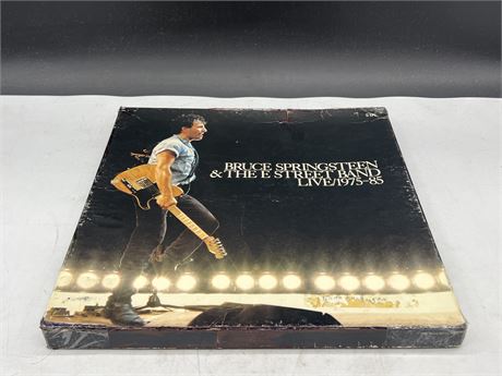 BRUCE SPRINGSTEEN & THE E STREET BAND LIVE 1975-85 - LPS ARE MINT, BOX IS FAIR