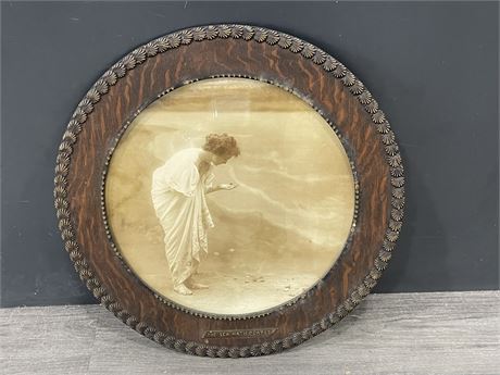 CIRCA 1920’S PICTURE “THE SEA HATH PEARLS” IN WOODEN FRAME (21”)