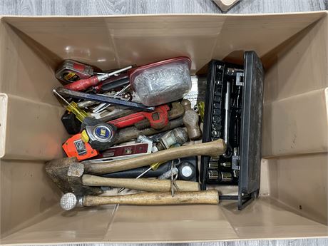 BOX OF TOOLS AND ACCESSORIES