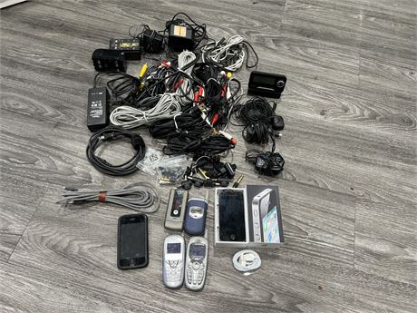 LOT OF MISC PHONES - IPHONE 4 W/ ORIGINAL BOX & OTHERS + MISC CORDS / BATTERIES