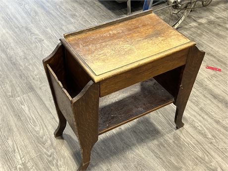 VINTAGE END TABLE W/MAGAZINE HOLDERS (26” tall)