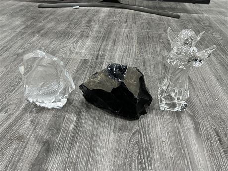 2 GLASS ORNAMENTS & BLACK ROCK