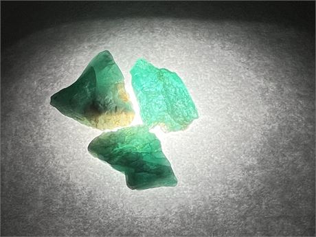 GENUINE COLOMBIAN EMERALD CRYSTAL SPECIMENS - 5.75CT TOTAL