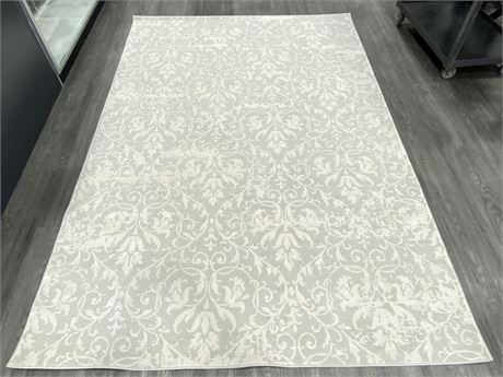 THE AURORA COLLECTION GREY / WHITE RUG (SPECS IN PHOTOS)