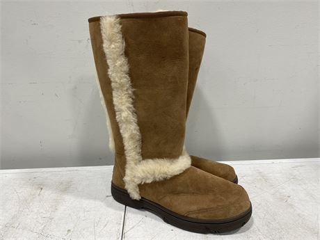 UGG WINTER BOOTS SIZE 10 NEW