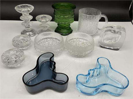 11PC’S OF MCM GLASS W/FINLAND SIGNED CANDLE HOLDERS (TALLEST IS 5”)
