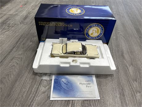 FRANKLIN MINT 1:24 SCALE 1957 PLYMOUTH FURY DIECAST CAR - MINT IN BOX