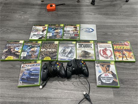 13 XBOX GAMES + 2 CONTROLLERS
