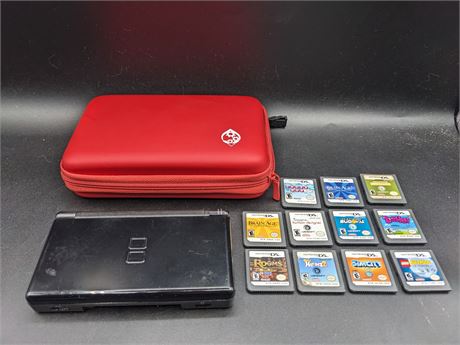 DS LITE CONSOLE & GAMES - TESTED & WORKING