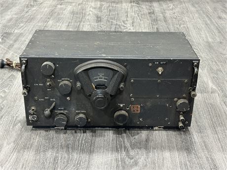 Urban Auctions - VINTAGE WWII RADIO RECEIVER (18”X9”)