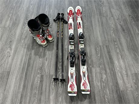 153CM MAMMOTH MTN SKIS W/POLES & BOOTS
