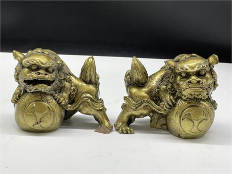 PAIR OF BRASS CHINESE FOO DOGS 4”