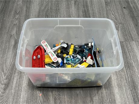 SMALL TOTE OF LEGO & ECT - 16”x11”x9”