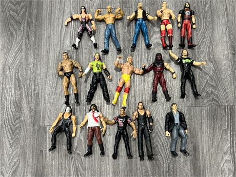 15 WRESTLING FIGURES - MANY DATE BACK TO 1999 (7”)