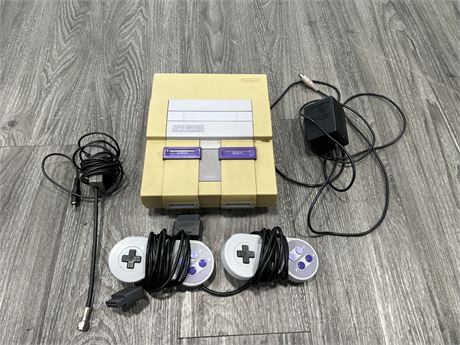 SNES CONSOLE W/ CORDS & CONTROLLERS