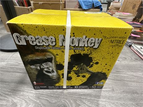 LARGE BOX OF NEW GREASE MONKEY GLOVES - 10 SMALL BOXES OF 50 PER BOX