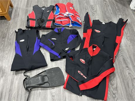 2 WETSUITS (MENS XL & WOMENS SIZE 12) - YOUTH LIFEJACKETS