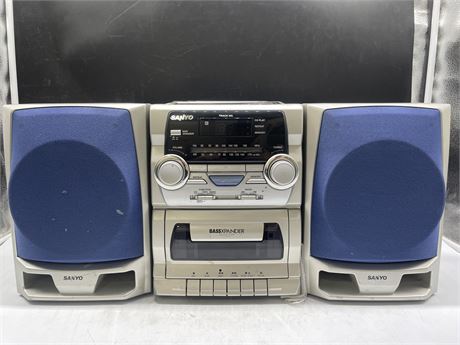 Urban Auctions - Sanyo Boom Box