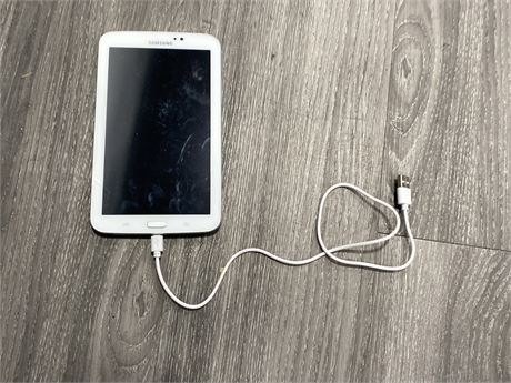 SAMSUNG TABLET W/CHARGING CORD