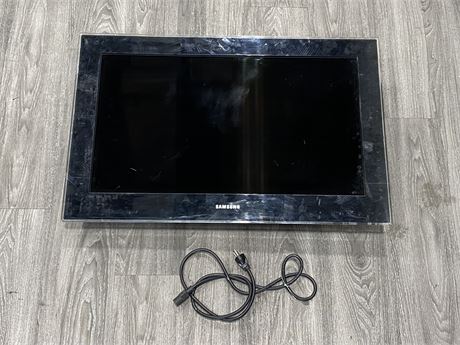 37” SAMSUNG LCD TV W/POWER CORD