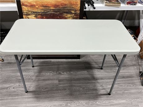 STAPLES COLLAPSABLE TABLE (4FT long)