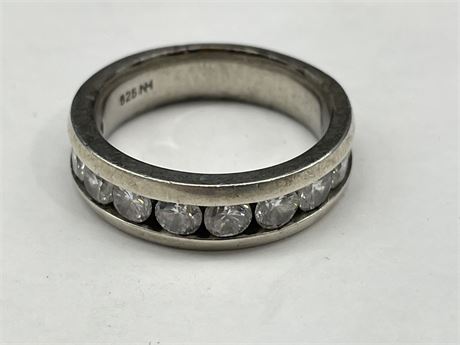 925 STERLING SILVER RING BAND W / C7 STONES