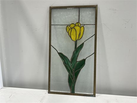 VINTAGE BEAUTIFUL STAINED GLASS FLOWER PIECE (12”x22”)