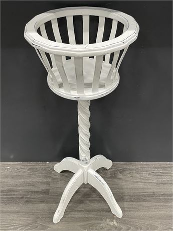 WHITE FERN / PLANT STAND (33” TALL)