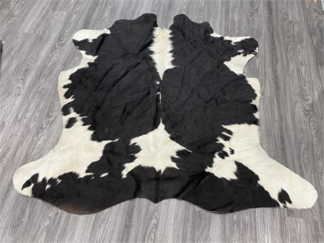 100% REAL LEATHER COWHIDE RUG - 5FT x 5FT