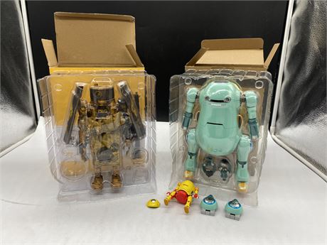 2 IN BOX ROBOT SCALE FIGURES