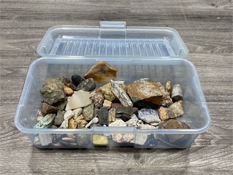 CONTAINER OF LAPIDARY ROCK