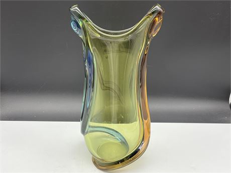 LARGE MULTICOLOUR HEAVY CHALET TYPE GLASS VASE (16” TALL)