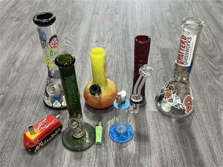 LOT OF USED WEED SMOKING GLASS / ETC (As is)