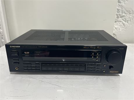 PIONEER VSX-4900S RECEIVER - POWERS UP