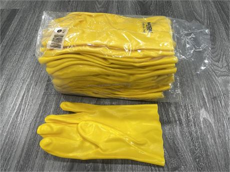 12 PAIRS OF NEW RUBBER GLOVES - MENS SIZE M/L