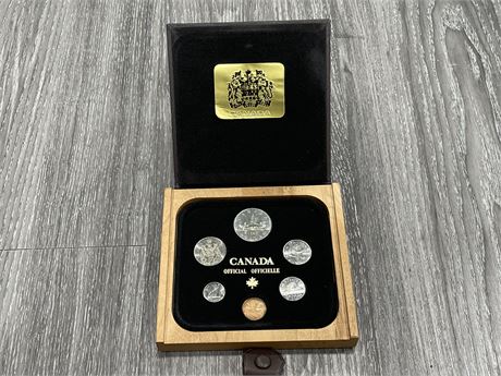 1980 CANADIAN COIN SET IN CASE