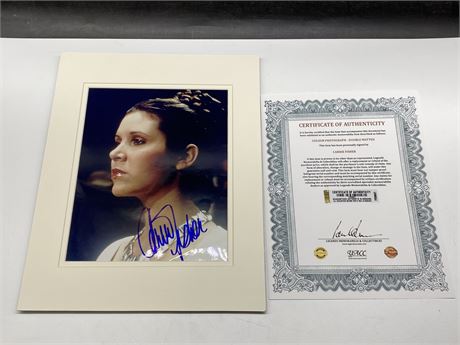 STAR WARS / PRINCESS LEIA PHOTOGRAPH AUTOGRAPHED BY CARRIE FISHER W/COA 11”X14”