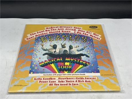 MAGICAL MYSTERY TOUR - (SMAL-2835) - INCLUDES PICTURE BOOK - NEAR MINT (NM)