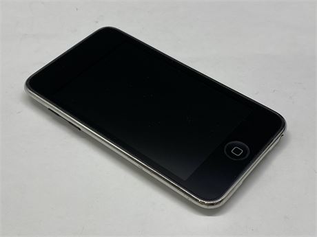 IPOD TOUCH 3RD GEN / 32GB (NO CHARGER)