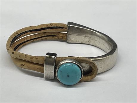 HAND CRAFTED SILVER, TURQUOISE & LEATHER BRACELET