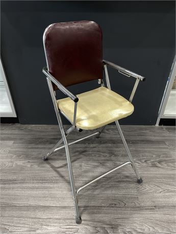 VINTAGE 2 COLOUR LEATHER CHAIR 3FT TALL 14” FROM ARM REST TO ARM REST