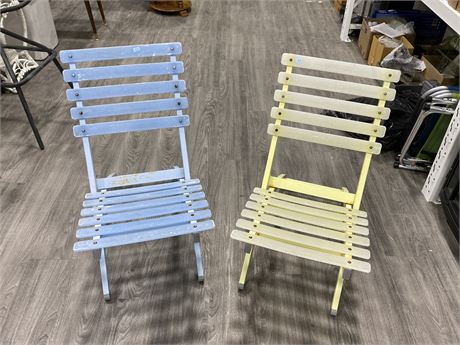 2 VINTAGE METAL OUTDOOR LOUNGE CHAIRS (16”X29”)