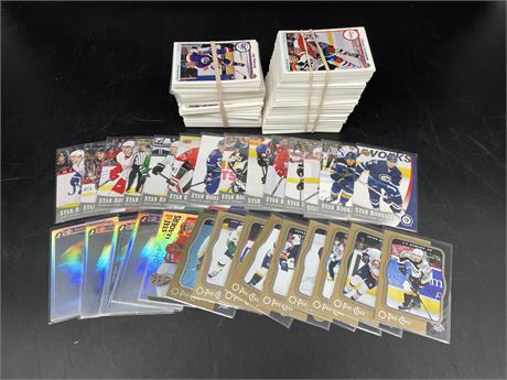 LARGE LOT OF MISC HOCKEY CARDS