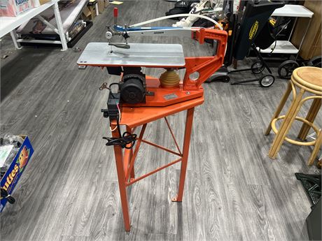 HEGNER UNIVERSAL PRECISION 18” SCROLL SAW & STAND