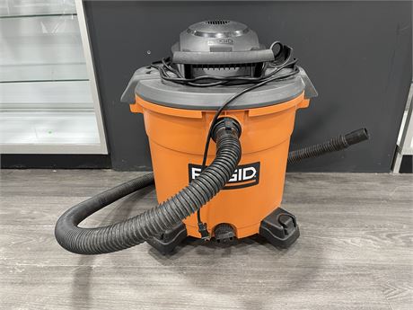 GREAT CONDITION RIGID WD16400 DRY WET VAC