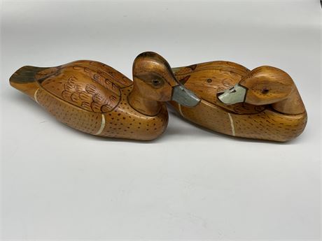 PAIR OF WOOD HAND CARVED DECOYS, SIGNED H.G.S 1998 W/GLASS EYES