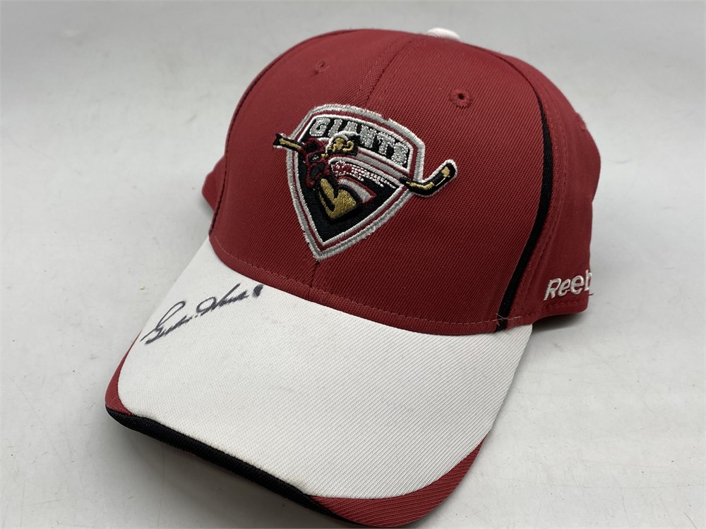 Urban Auctions - GORDIE HOWE SIGNED VANCOUVER GIANTS HAT (NEW)