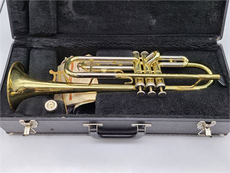 BESSON 609 TRUMPET WITH MOUTHPIECE AND HARDCASE